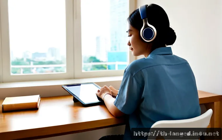Home 17 언어 교육에서의 듣기 훈련 - Photorealistic Thai adult learner wearing modest casual clothing and headphones, seated at a clean w...